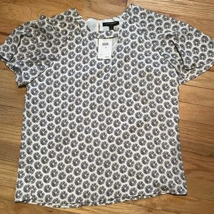 NEW Banana Republic Blouse white with navy print size M lined women’s NWT